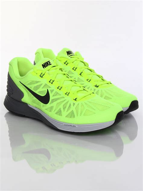 green running shoes nike